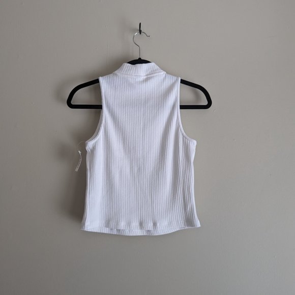 Old Navy Fitted Sleeveless Mock-Neck Top - Picture 3 of 4